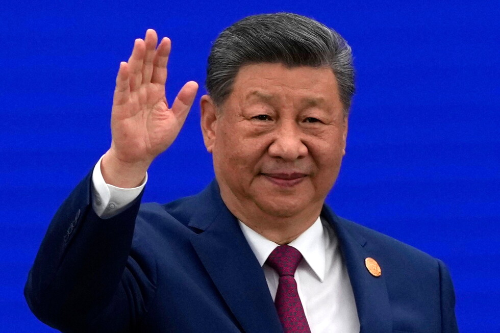 Xi Jinping arriving at the 2026 World AI Conference in Shanghai