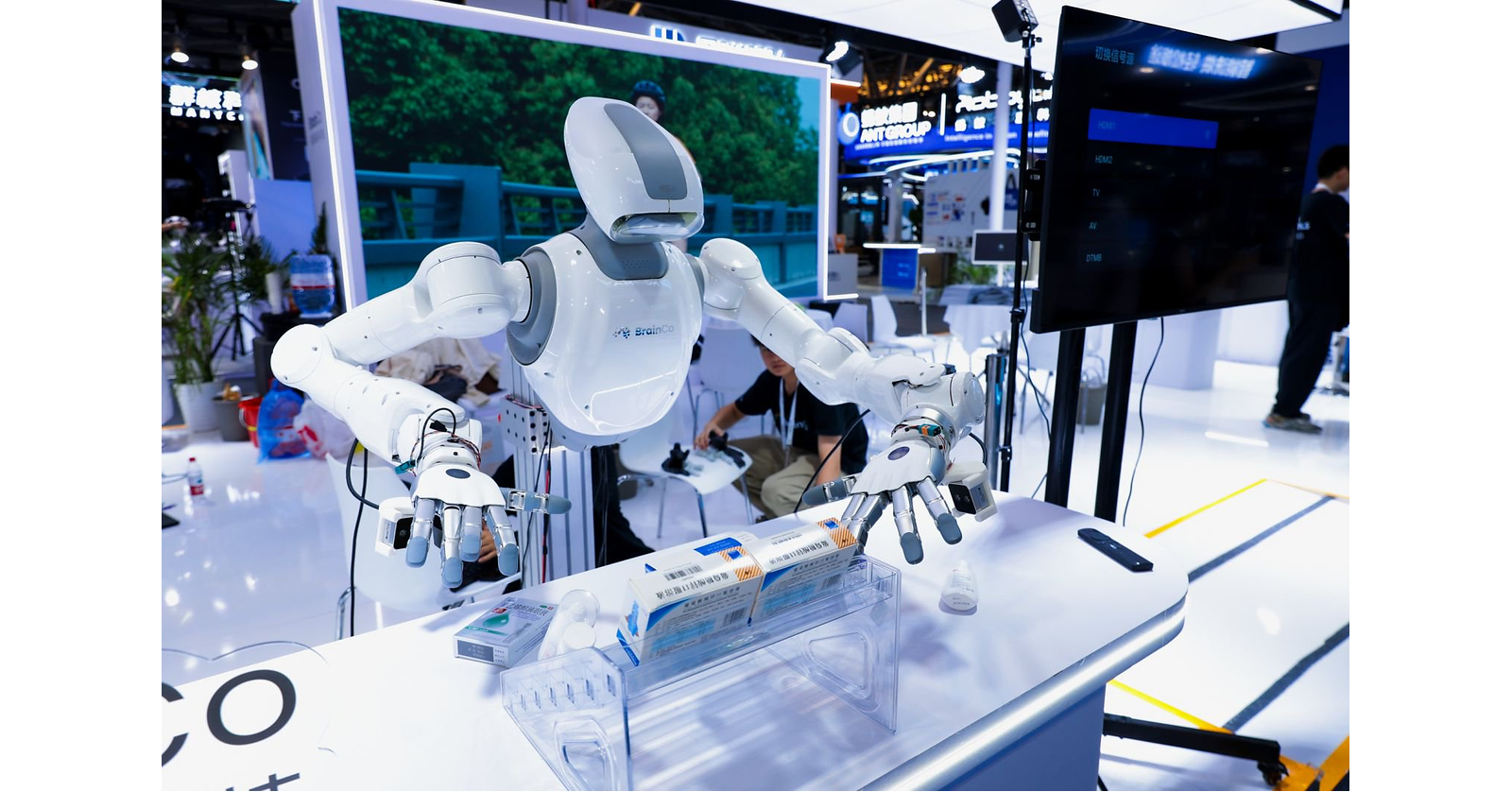 BrainCo demonstrating its brain-controlled robot platform at WAIC 2026