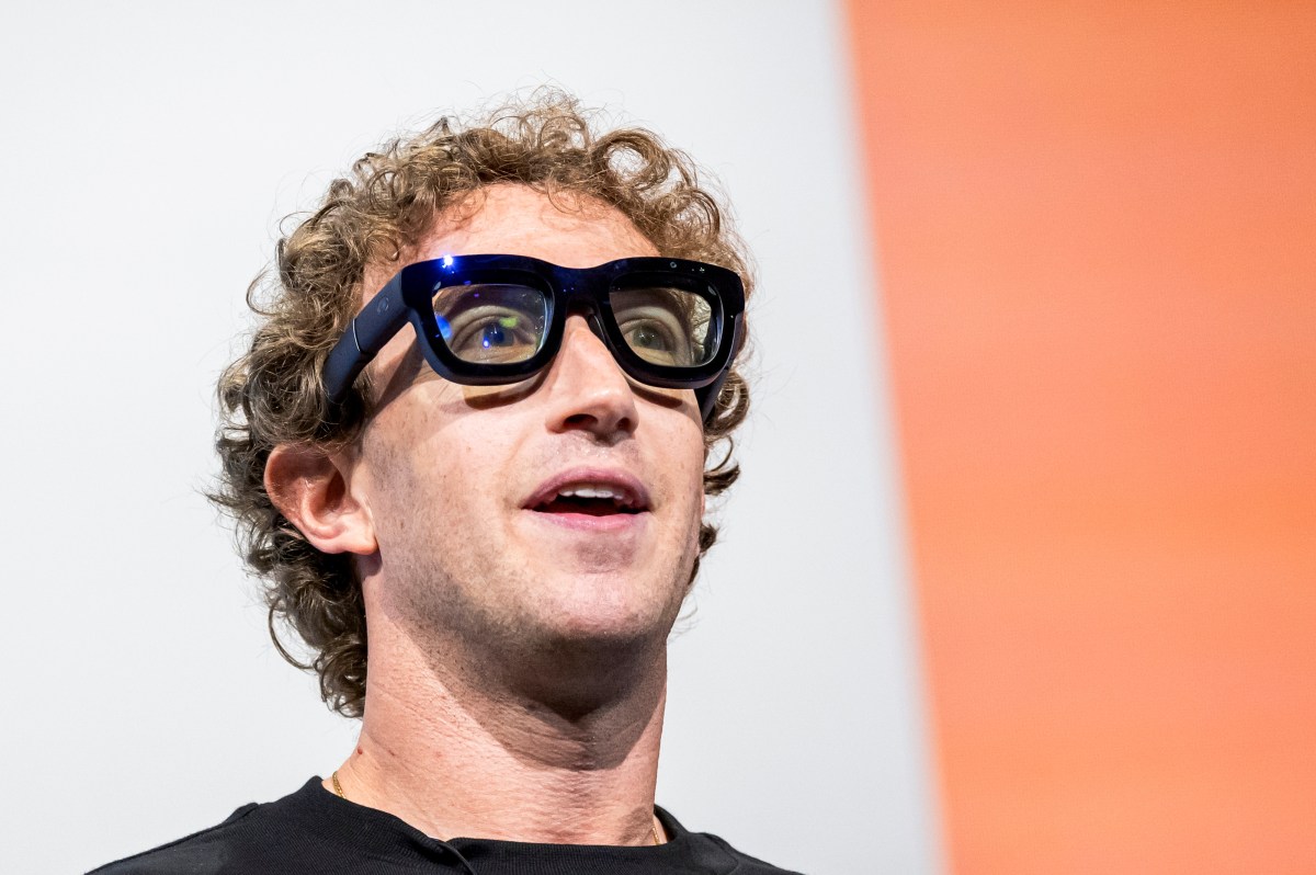 Mark Zuckerberg wearing augmented-reality glasses at Meta Connect in the report on Muse Glimmer